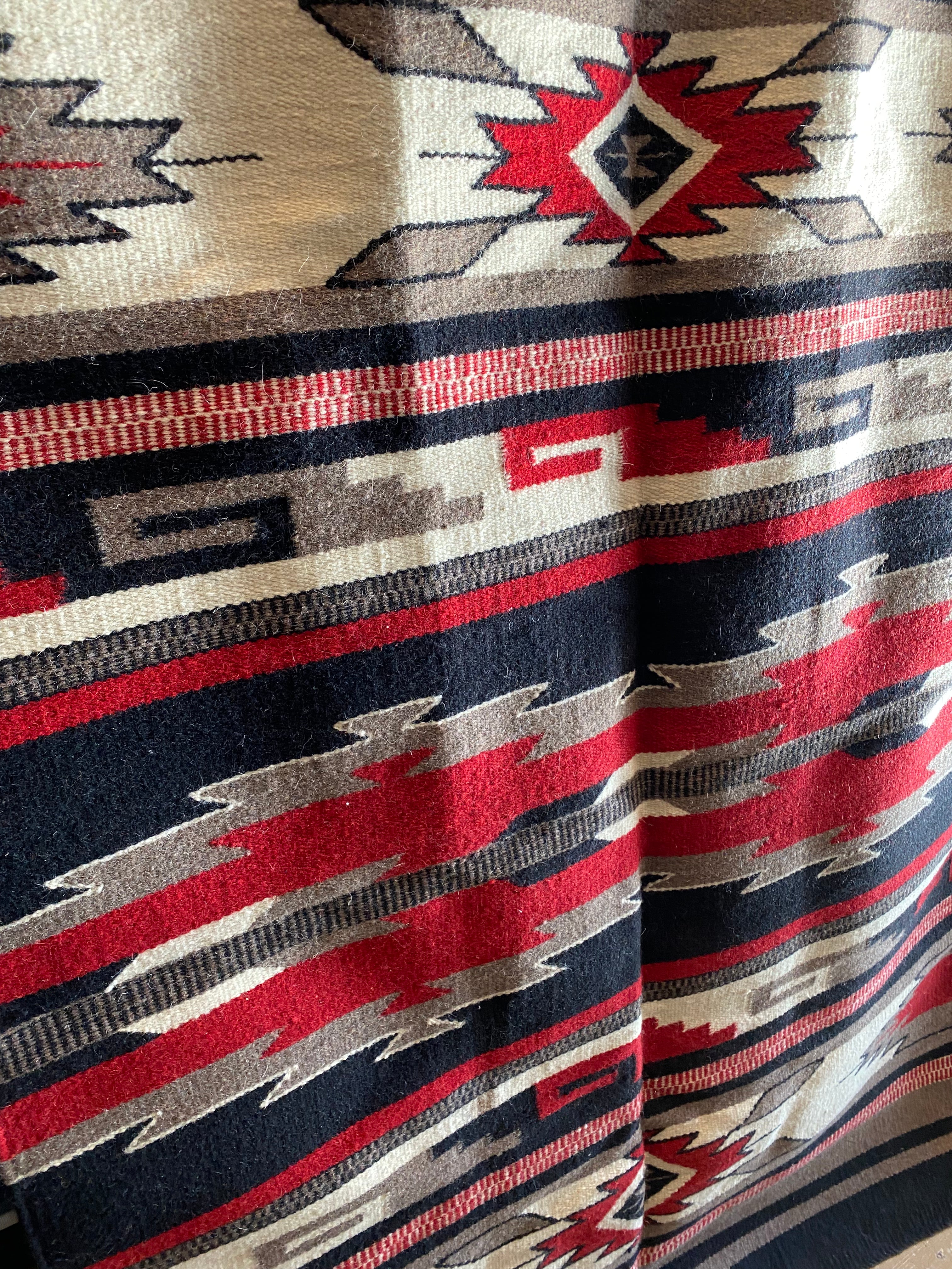 Woolen Southwestern Rug (2)