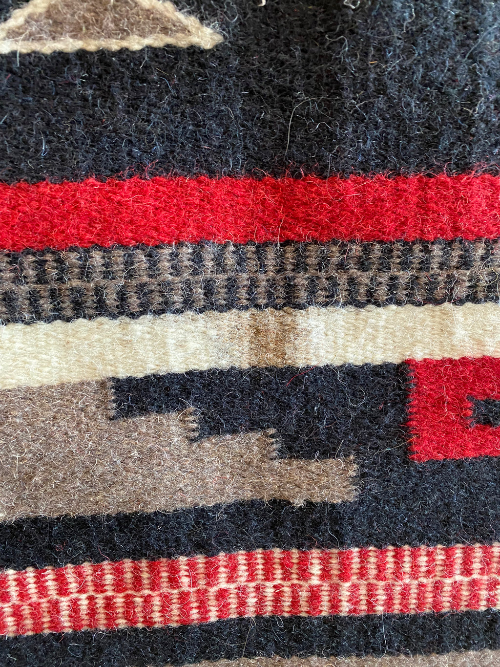 Woolen Southwestern Rug (2)