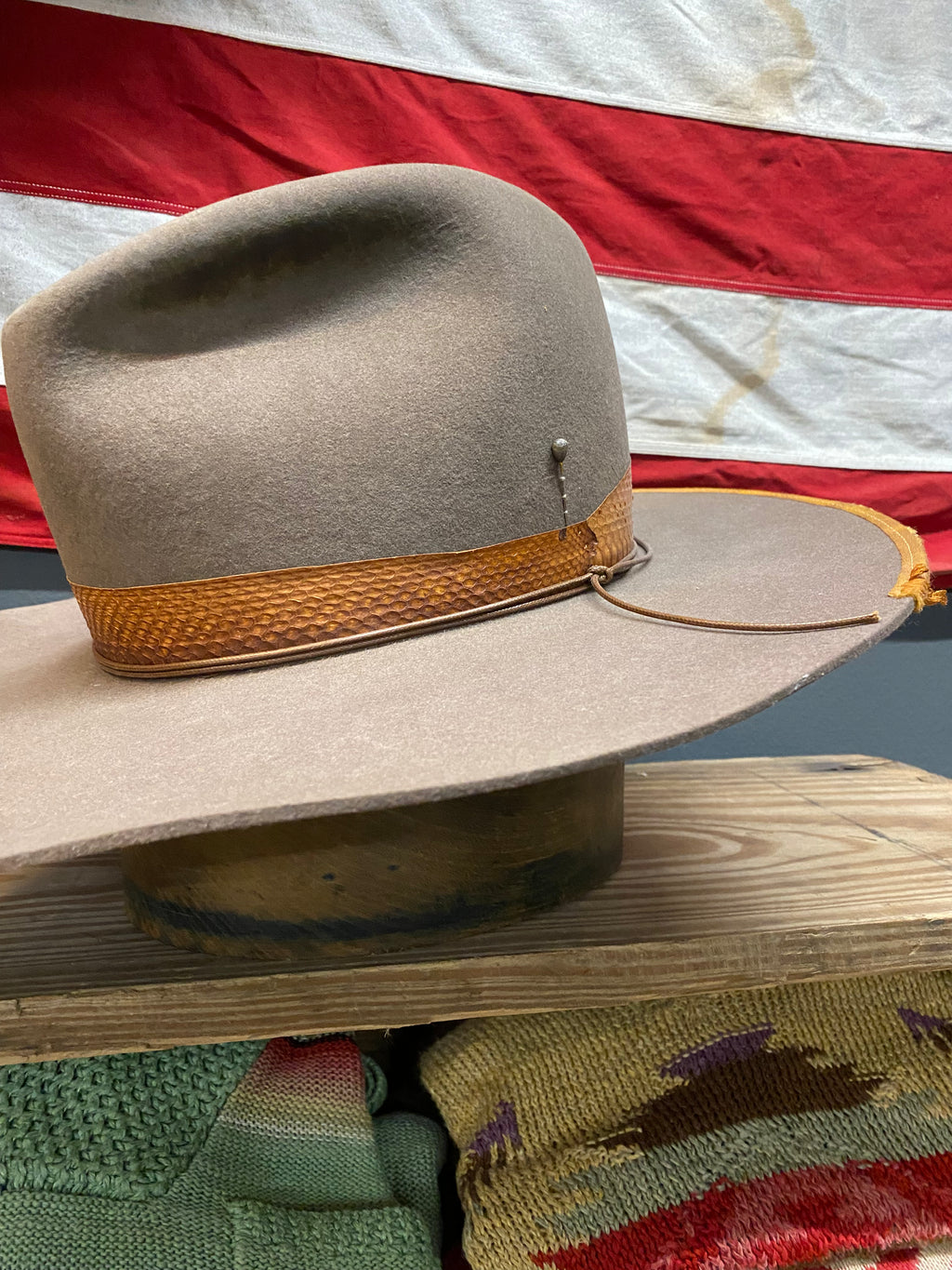 Outpost x Silvester Maria Wide Brim Snakeskin Western Hat (Grey)