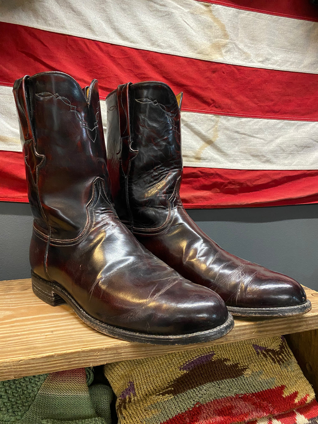 Lucchese Classics Handmade Bordeaux Round Toe Boots With Bootsocks