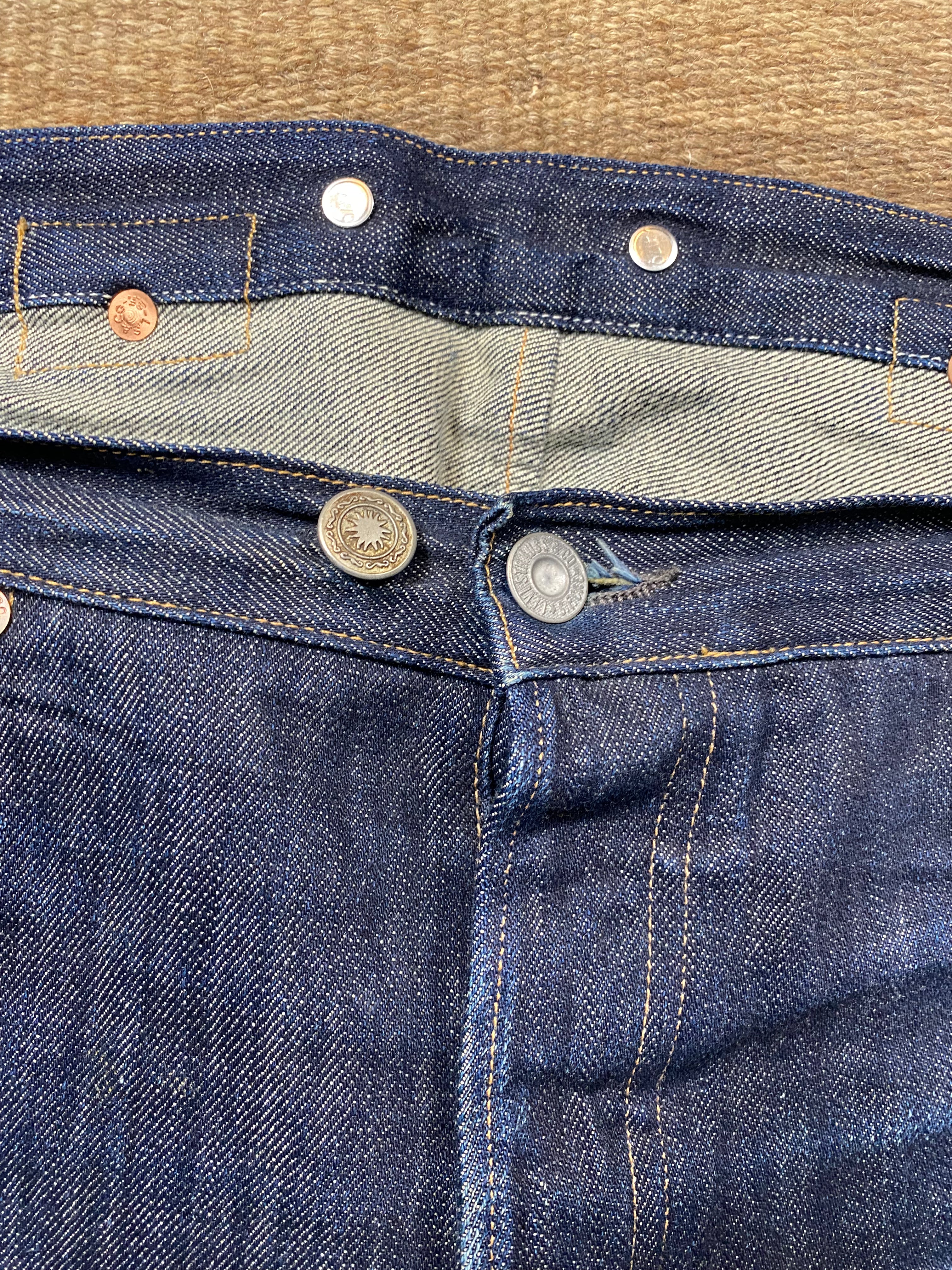 Levi's Vintage Clothing 1915 Selvedge 501XX Jeans (2)